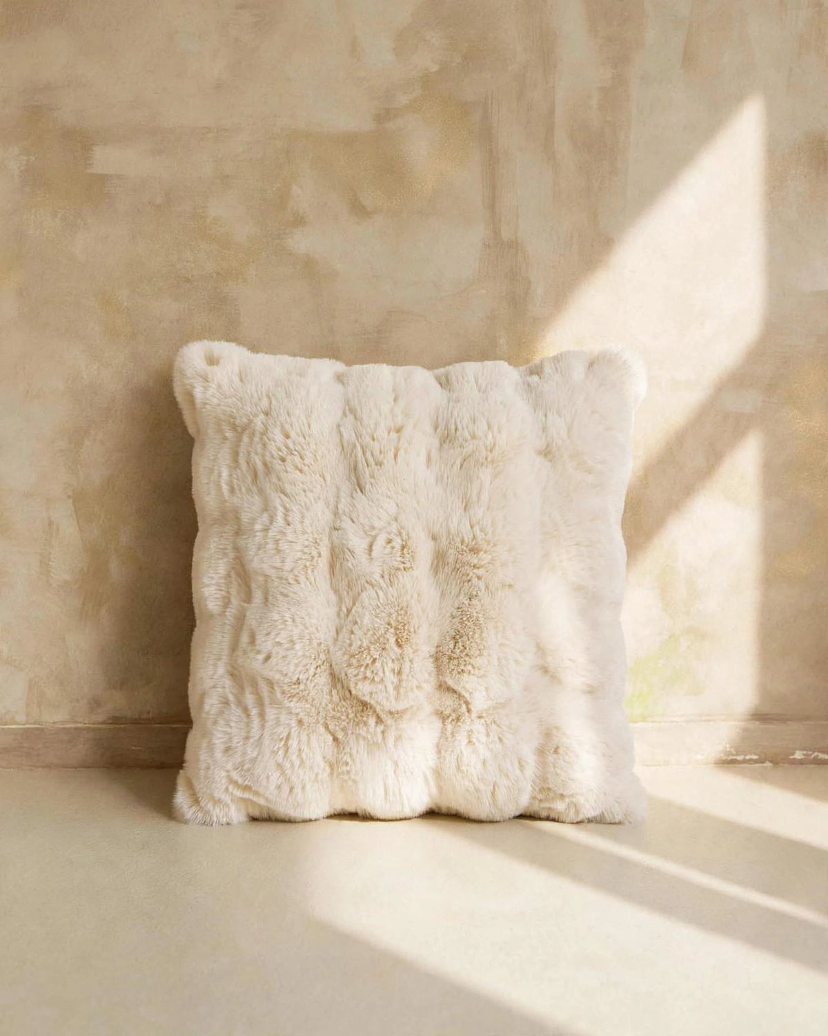 GENEVE CUSHION