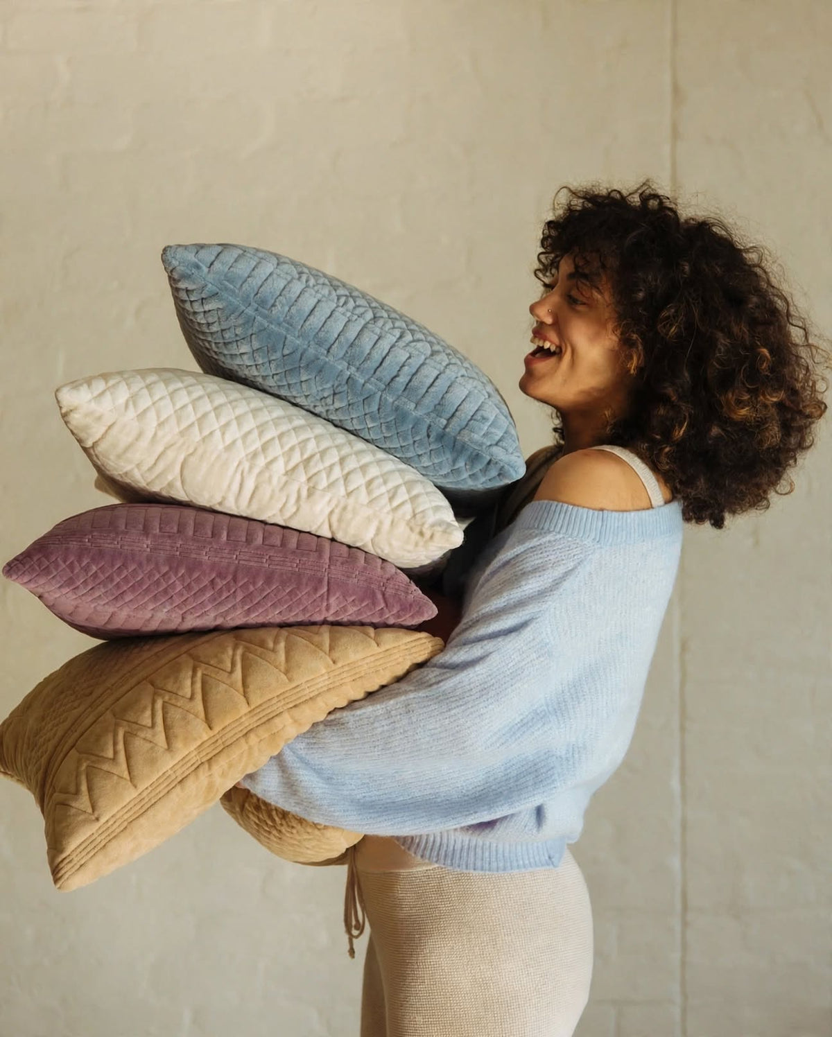 VANESSA VELVET CUSHION