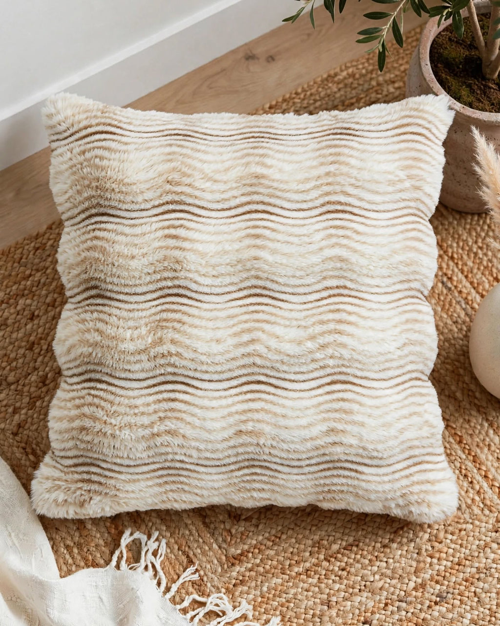 AURELIA FAUX FUR CUSHION
