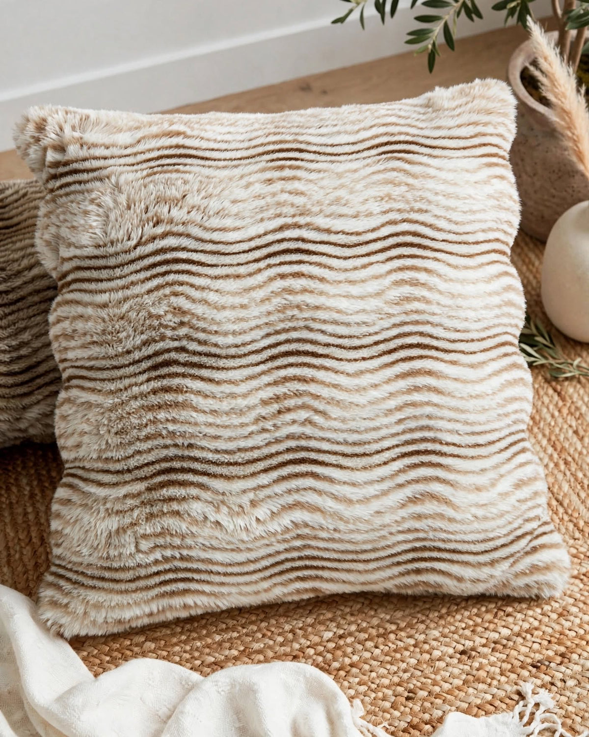 AURELIA FAUX FUR CUSHION